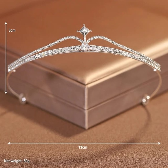 The Minimalist Crystal Tiara - Picture 4 of 4